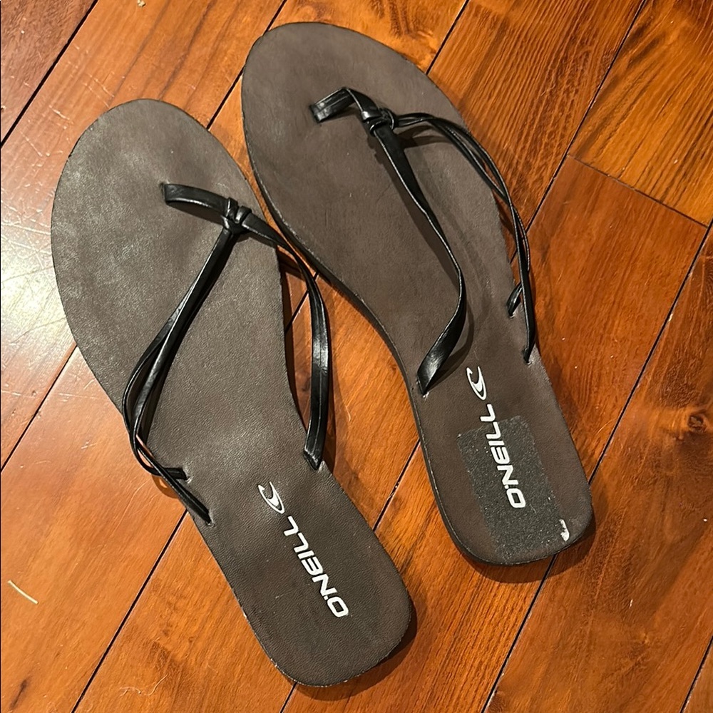 O'Neill Black and Brown Sandals Minimalist Design NWOT